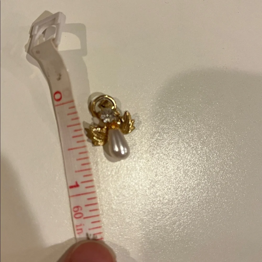 Elegant Gold and Pearl Angel Pendant